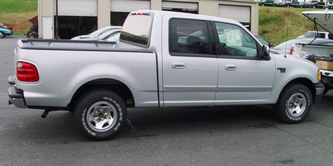 The 2003 Ford F150 Lariat and 2003 Ford F150 Supercab Extended Cab